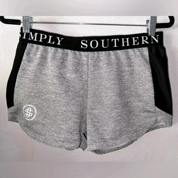 Simply Southern Heather Gray Cheer Shorts Size Medium - Picture 1 of 3